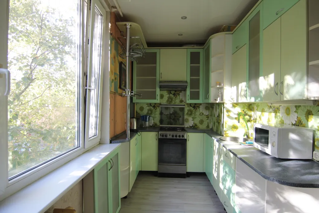 Трёхкомнатная квартира класса стандарт в спальном районе города