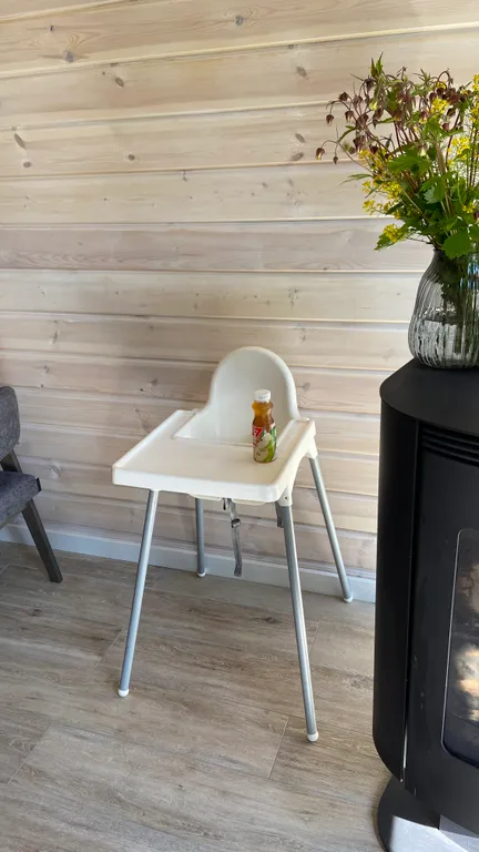 Gray дом в стиле барнхаус с видом на лес