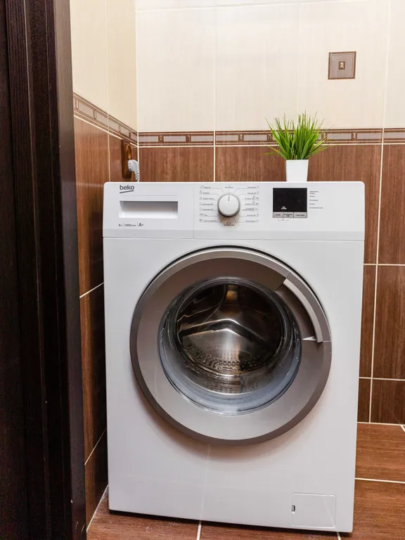 Студия с видом на ГЭС