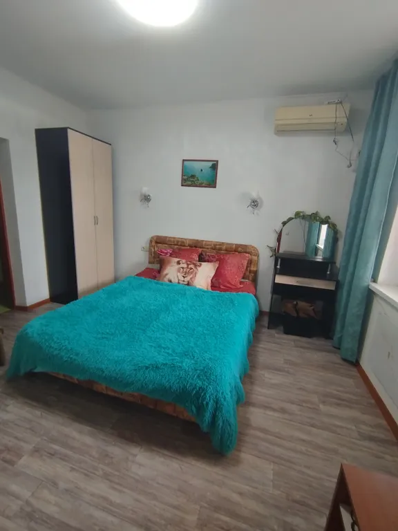 Уютный дом в спальном районе недалеко от моря