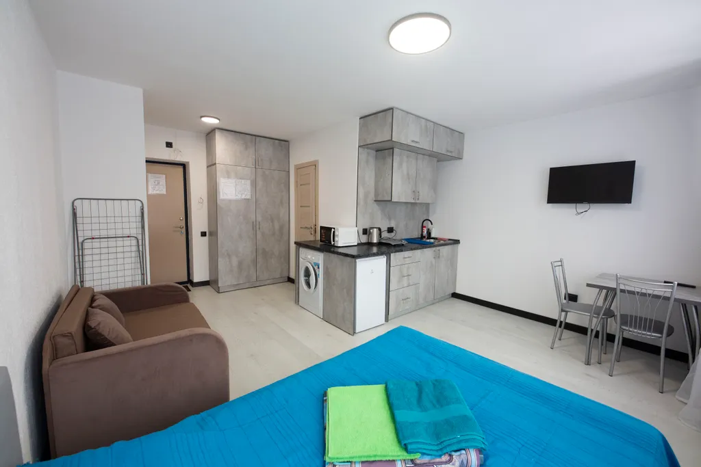 Студия в районе Нефтегаза на Мельникайте