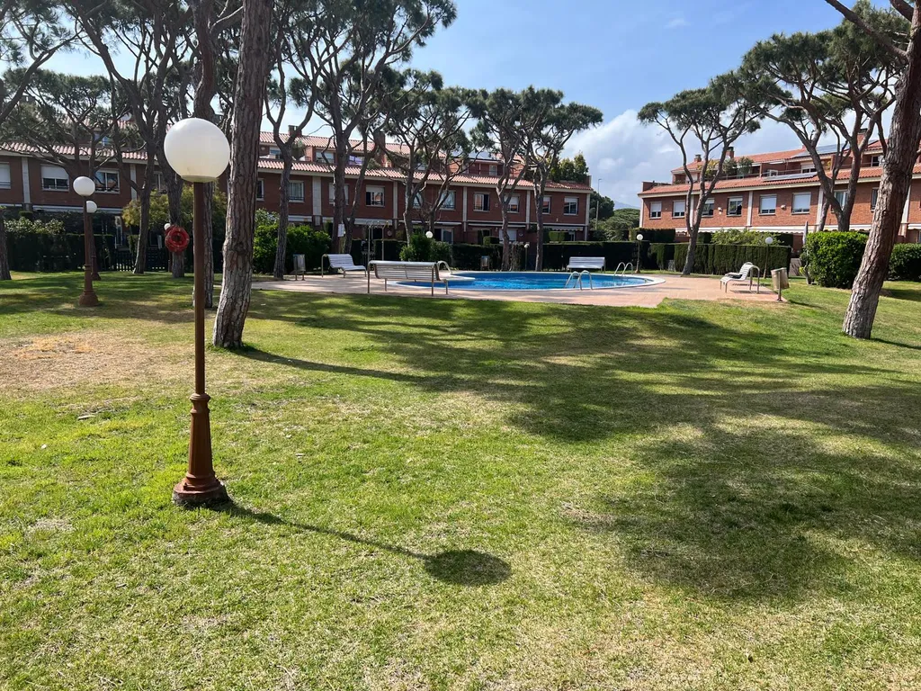 Таунхаус в 200 метров от моря в пригороде