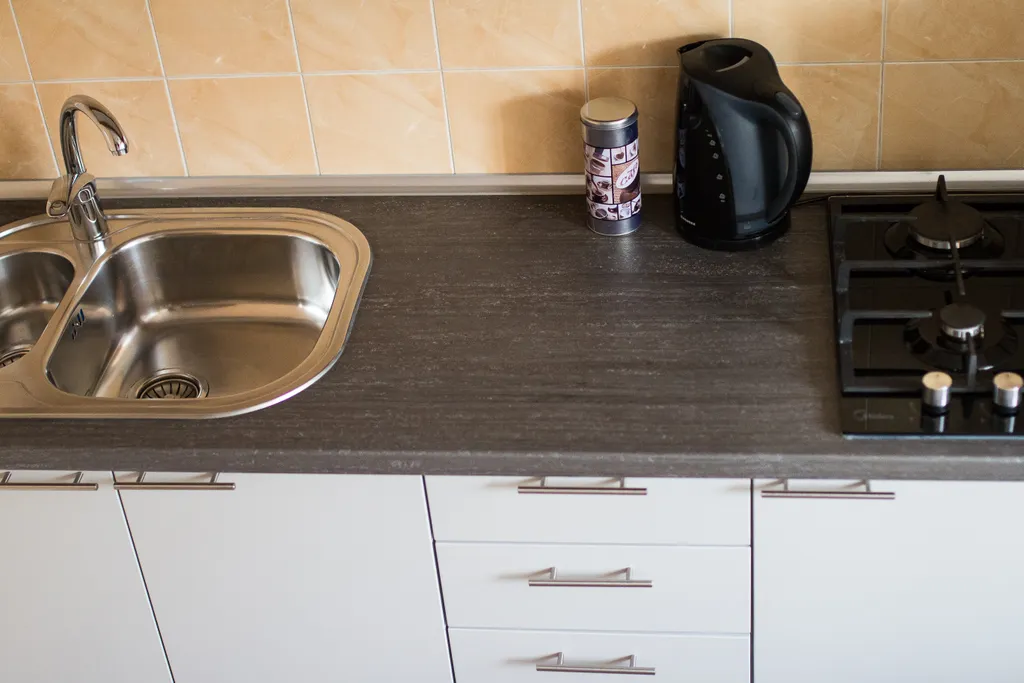 Квартира у входа в метро Фрунзенская, Юбилейная площадь