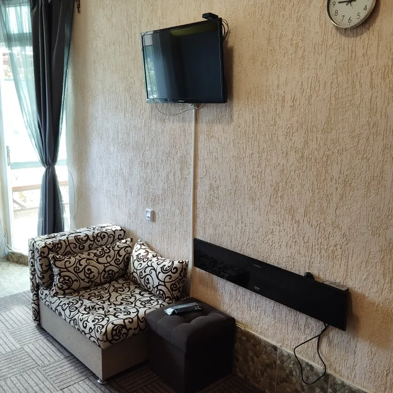 Квартира Семейные пятиместные апартаменты на берегу моря — Любимовка