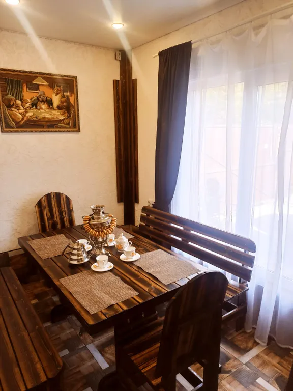 Дом с бассейном, чаном и баней для большой семьи