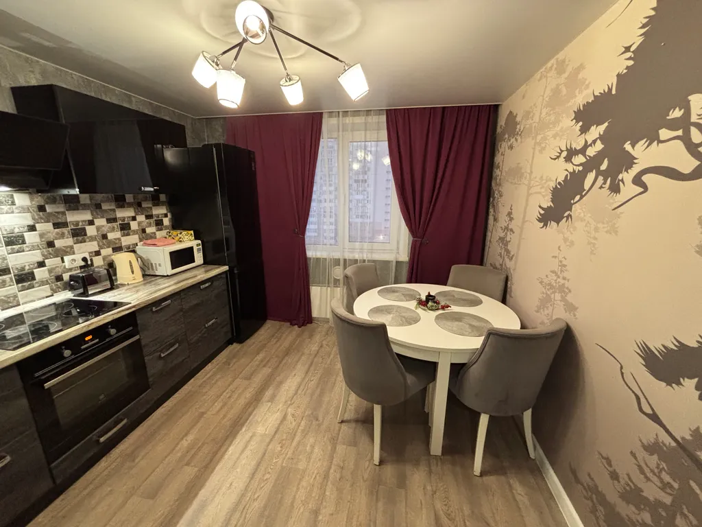 1-комнатная квартира на 8 этаже с балконом