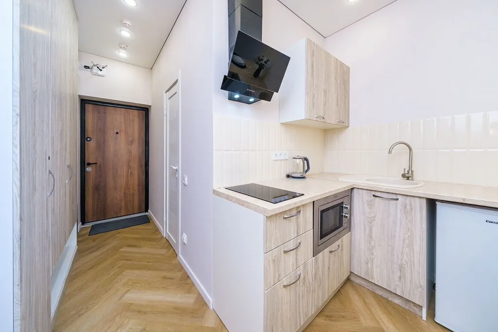 Дизайнерская светлая студия для 3 человек