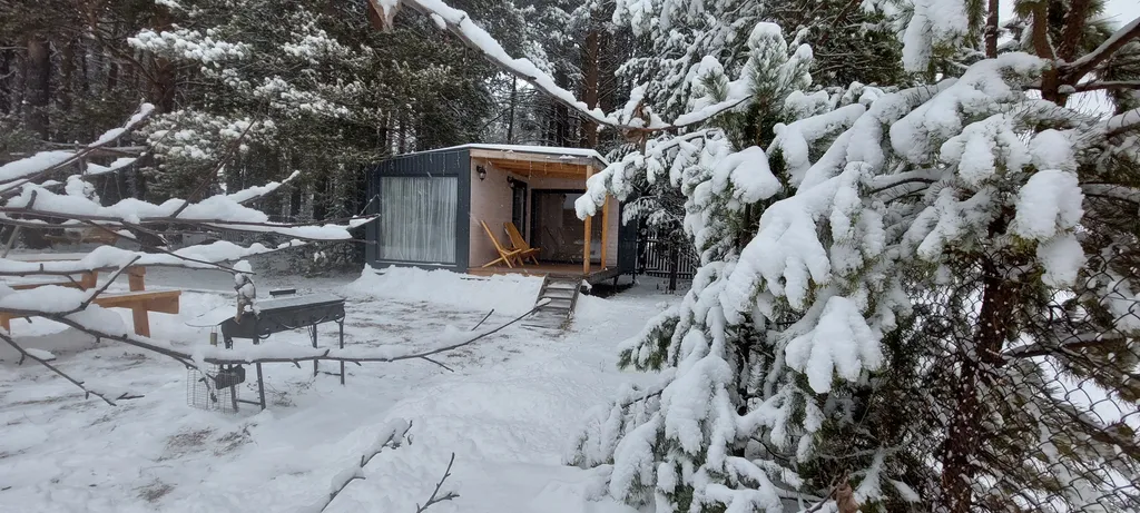 Уютный домик с видом на гору Малиновая