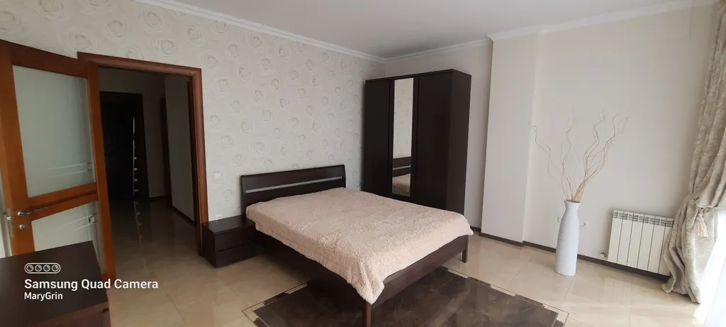 Двухкомнатные апартаменты в центре города с панорамным видом на море