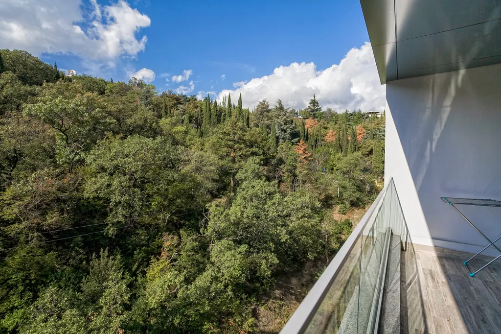 Студия в парке с террасой