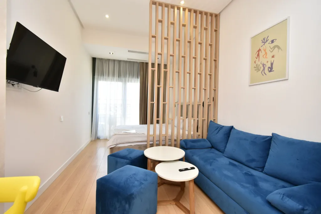 Royal blue бархатная студия в центре