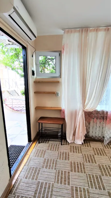 Коттедж Коттедж-студия с двориком в 5-6 минутах к пляжу и набережной — Ялта