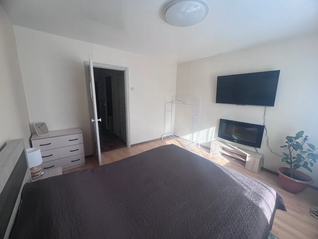 Двухкомнатная квартира в самом центре города, Площадь Металлургов