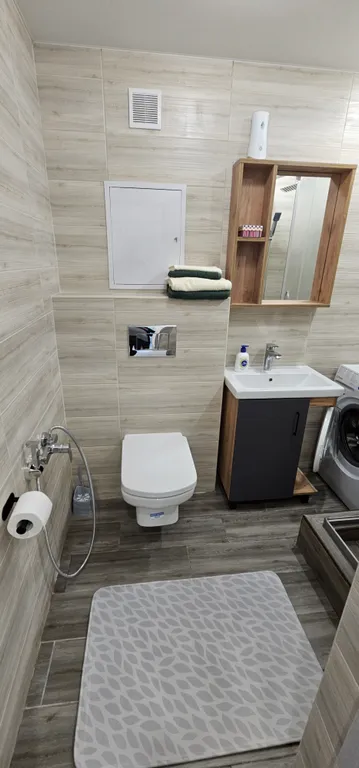 Двухкомнатная квартира в тихом дворе с новым ремонтом и техникой