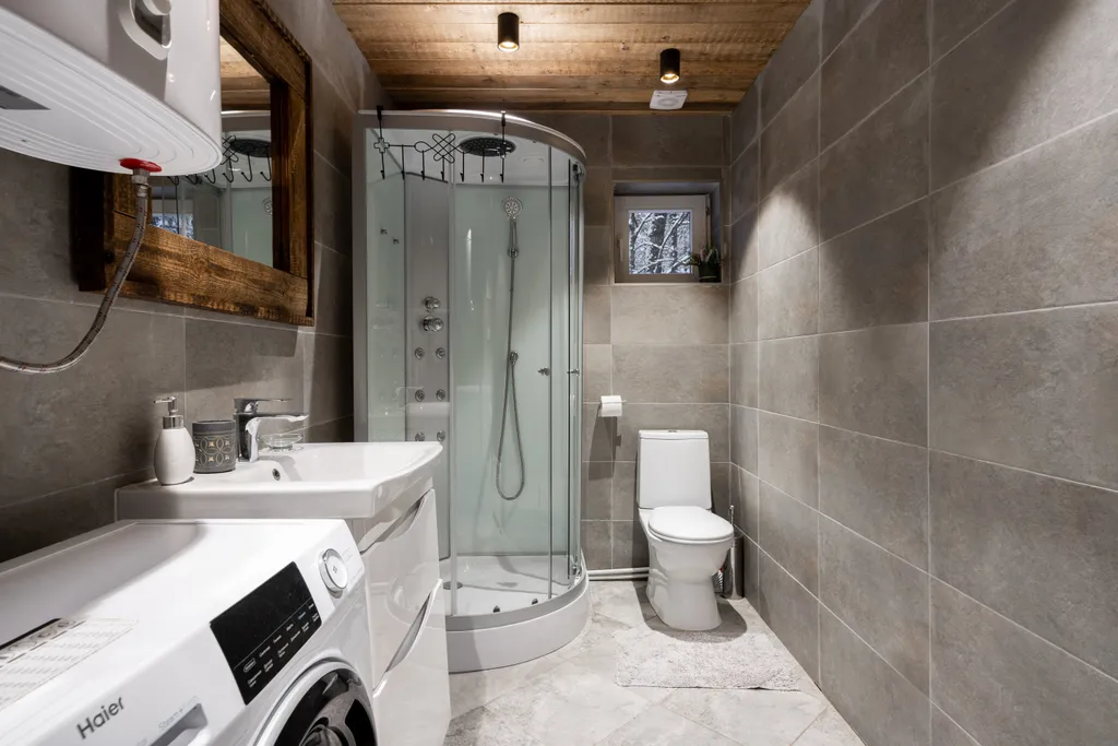 Коттедж Пятиместный коттедж в сосновом лесу — Лебяжье