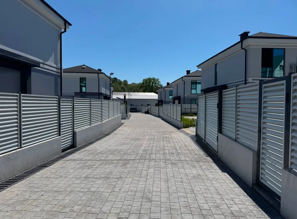 Уютный дом на море