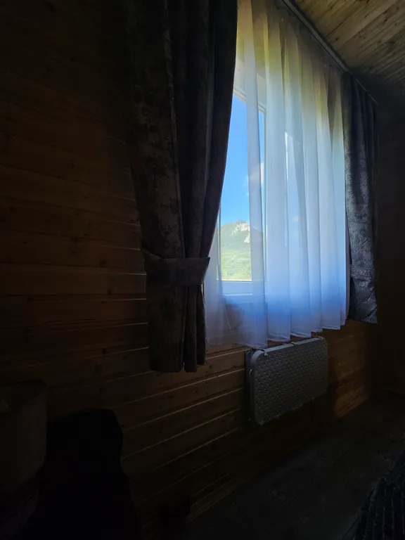 Уютный эко-дом у горы