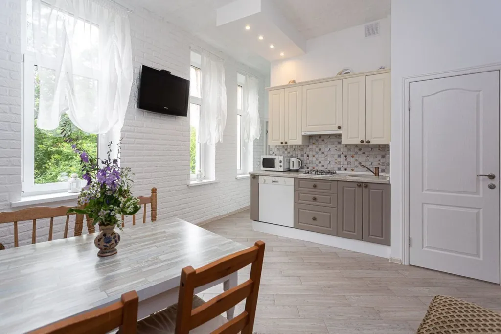 Кpаcивая квартира в Дворянскoм гнездe