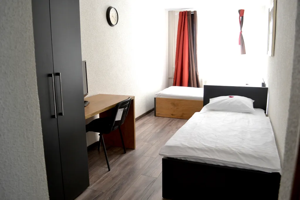 Квартира Уютная 3- х комнатная квартира напротив Южного вокзала — Калининград