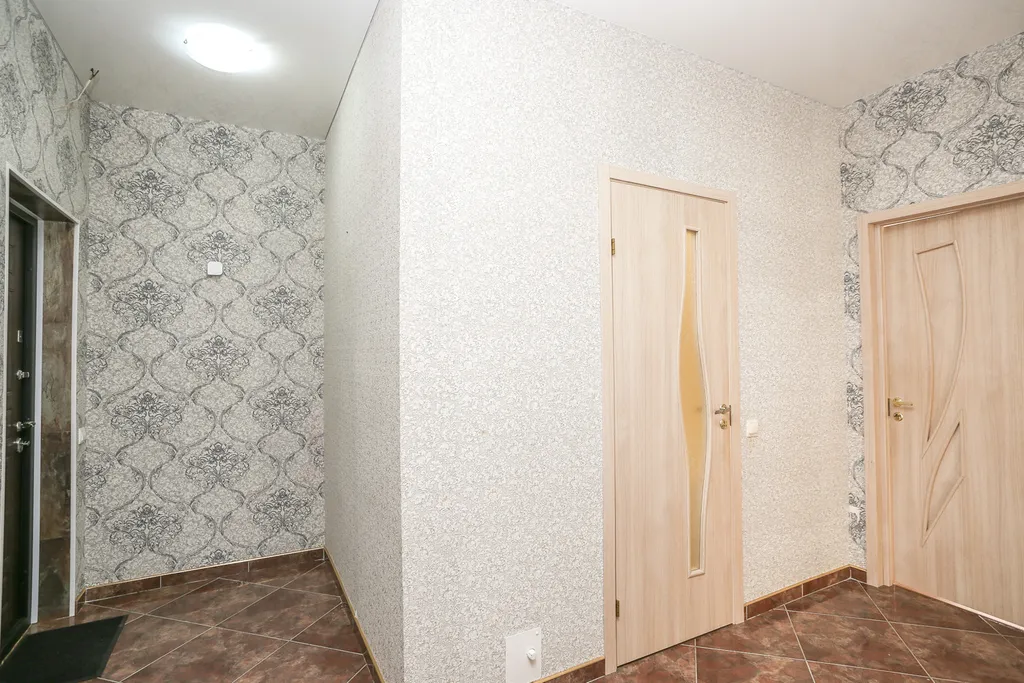 Светлая двухкомнатная квартира в тихом зелёном районе