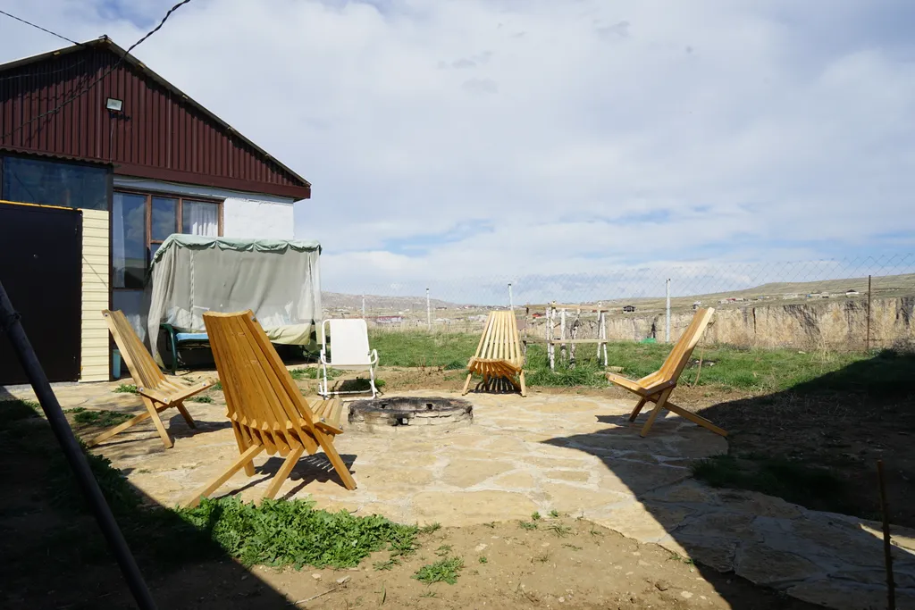 Домик на краю обрыва