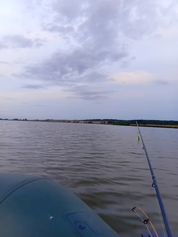 Уютный дом на берегу озера Камбулат