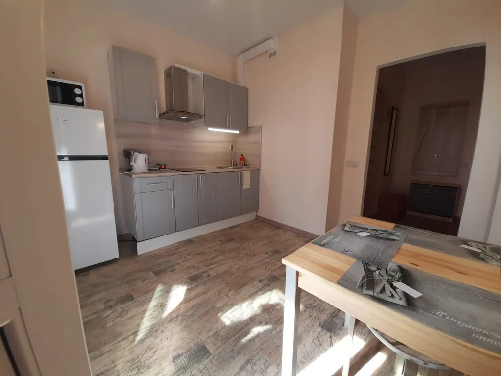 Солнечная 1-комнатная квартира на высоком этаже