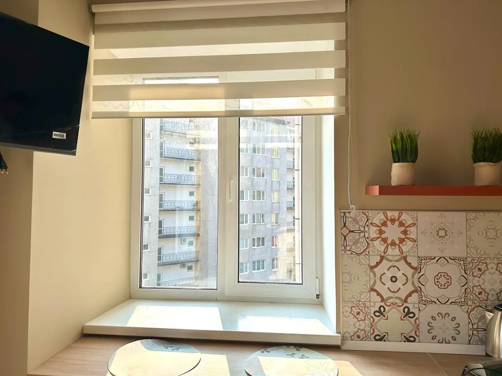 Апартамент с двумя окнами в топовой локации рядом с морем