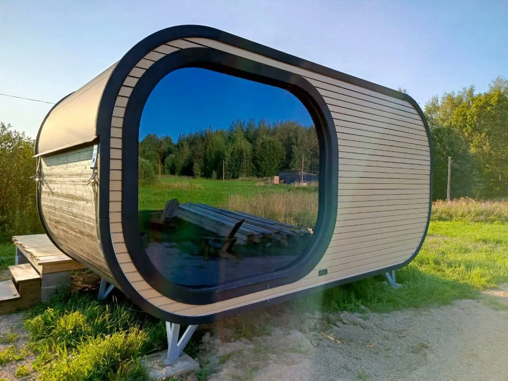 Атмосферный дом со всеми удобствами, панорамным окном и кондиционером