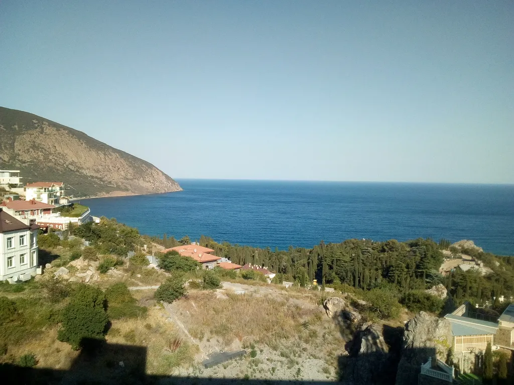 Квартира с шикарным видом на море и гору Медведь — аренда посуточно в Гурзуф