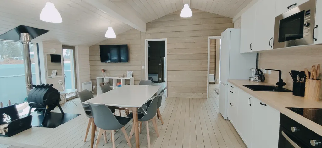 Уютный дом с печью-камином