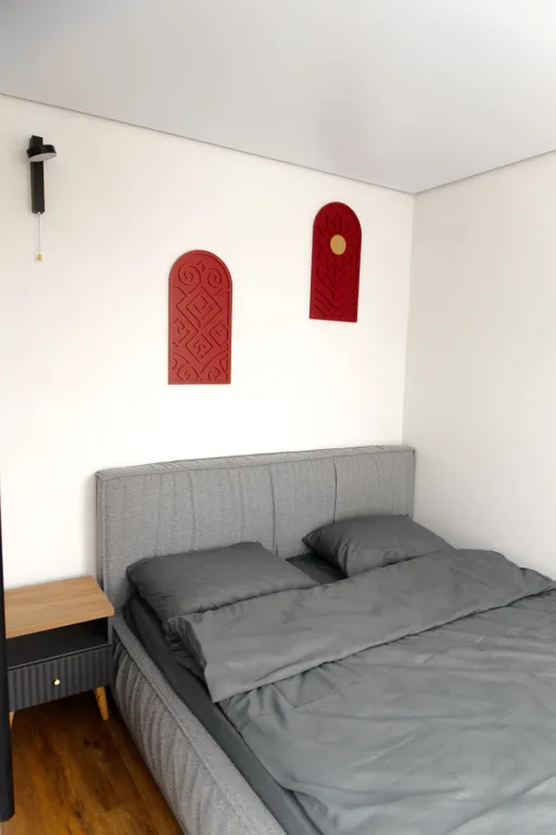 Современный дизайнерский дом с панорамным остеклением и видом на горы