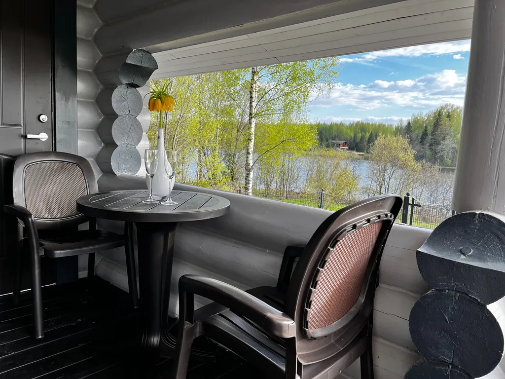 Дом-студия на берегу озера