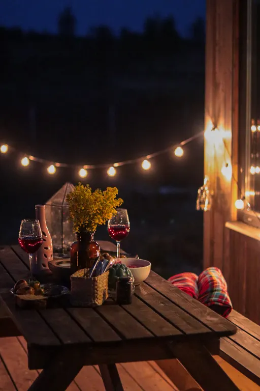 Эстетичный мини-домик с горячими ваннами и купелью