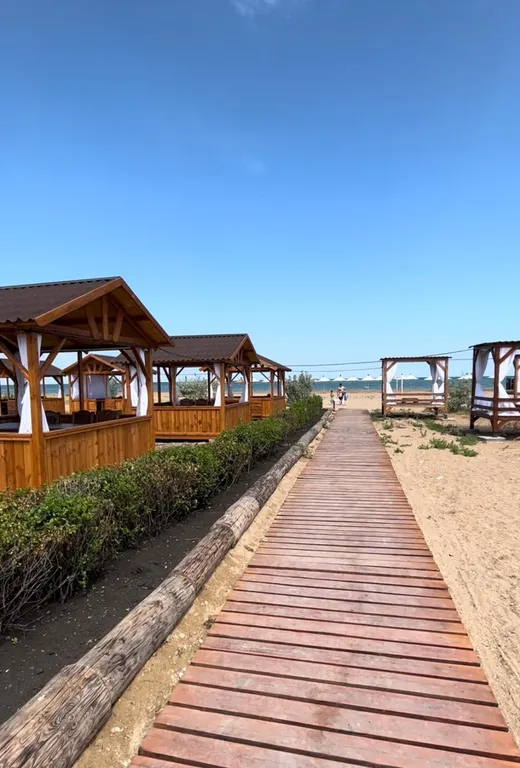 Уютный дом рядом с берегом моря