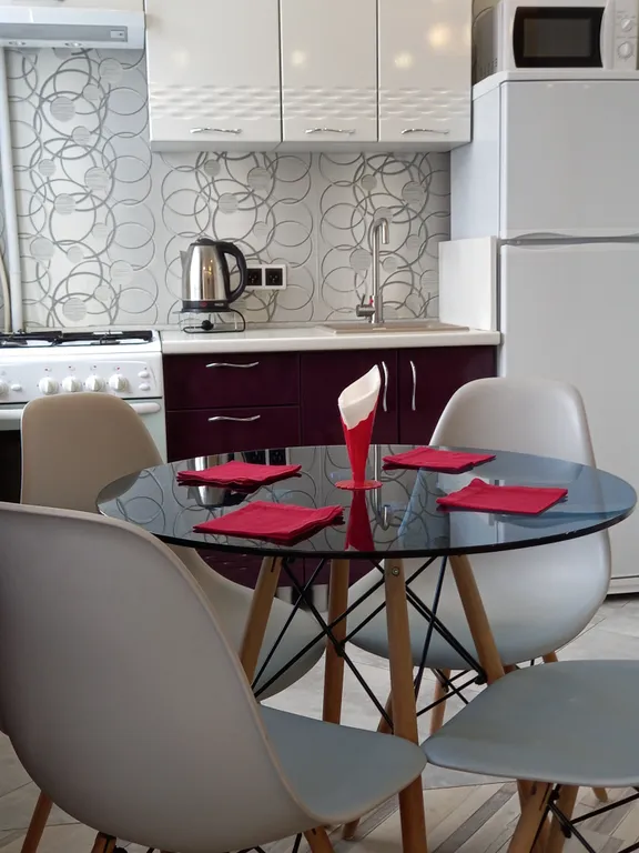 Кондиционер и камин.