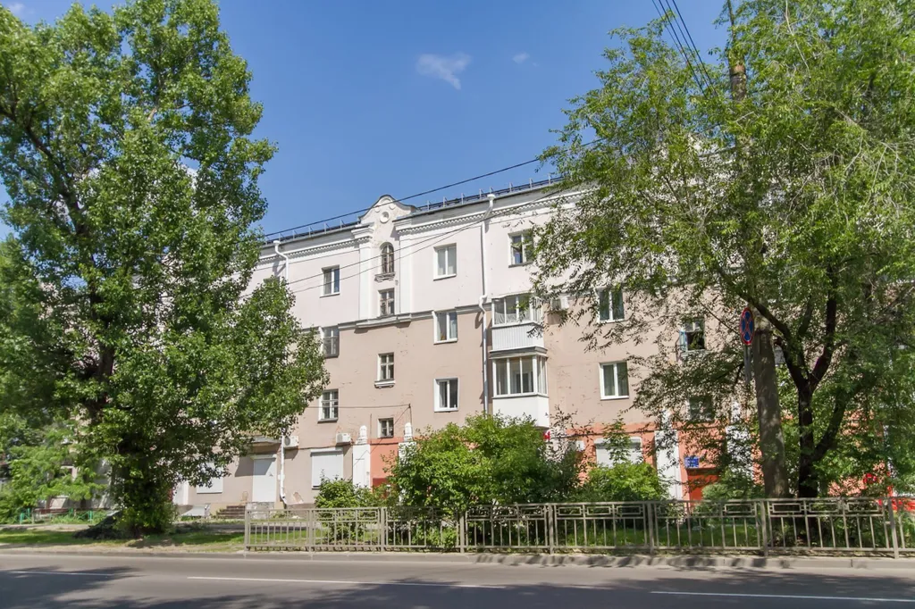 Студия в центре левого берега