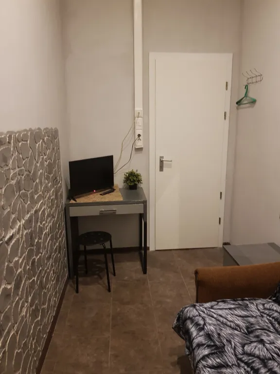 Двухместный номер эконом с двухспальным диваном