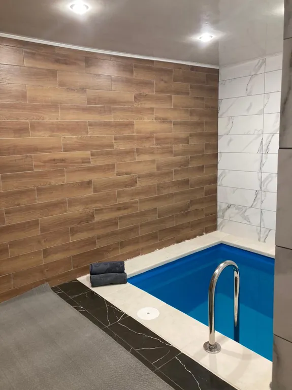 Дом с бассейном, сауной и двором