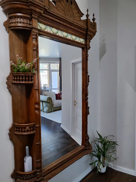 Трёхкомнатная квартира с элементами колониального стиля у подъемника