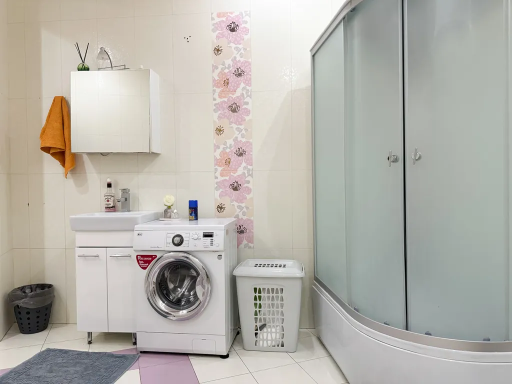 Дом с бассейном у парка Галицкого