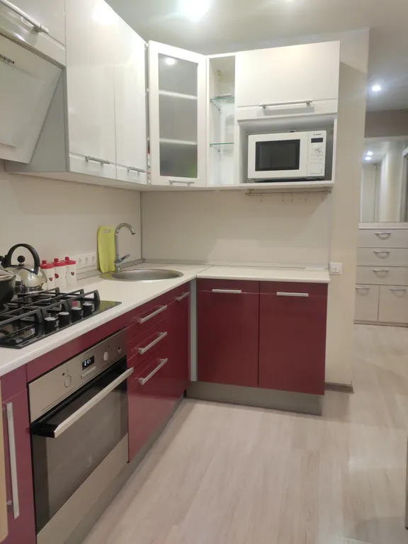 2-комнатная уютная и теплая квартира с хорошим ремонтом.