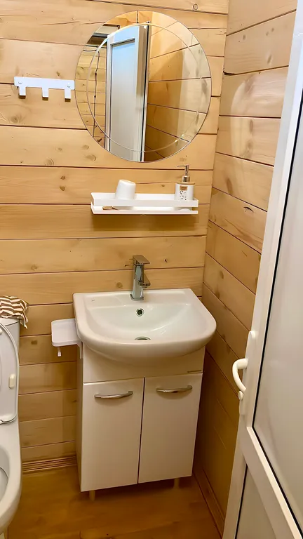 Эко-домик у моря на белых скалах