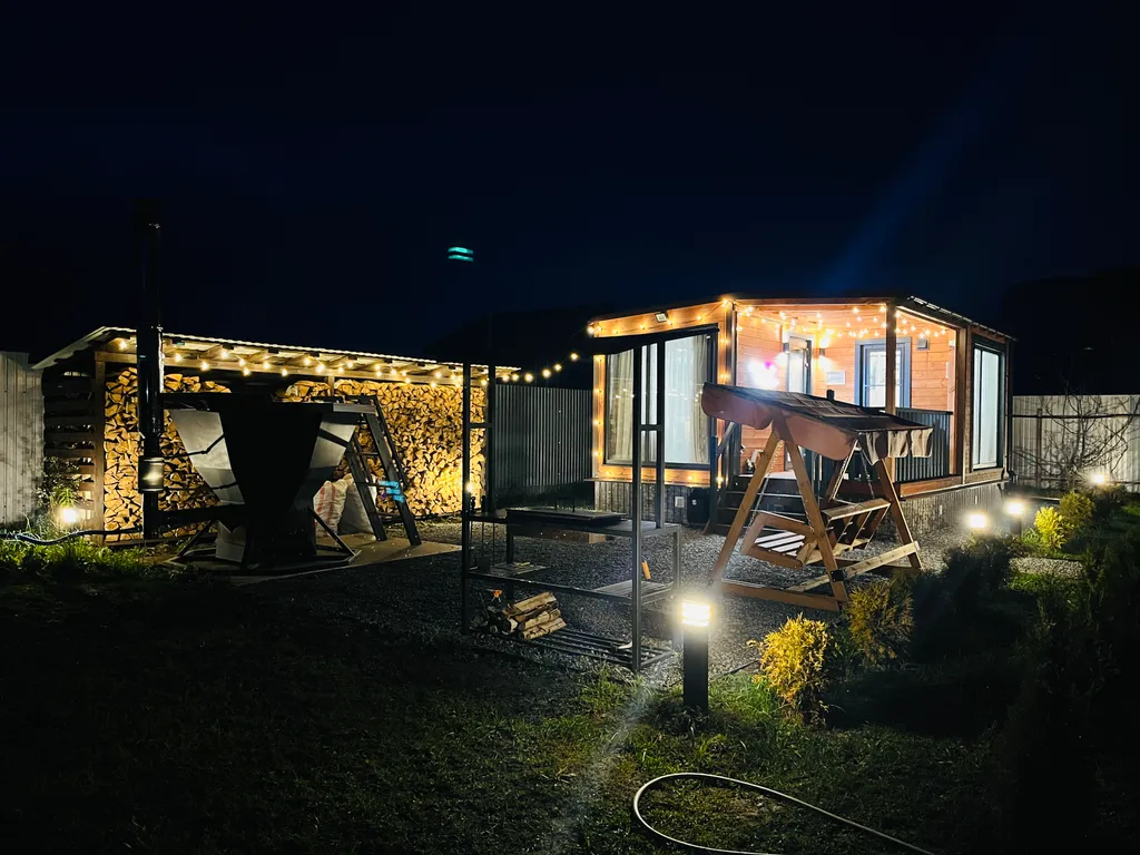 Уютный домик в тихом месте у реки