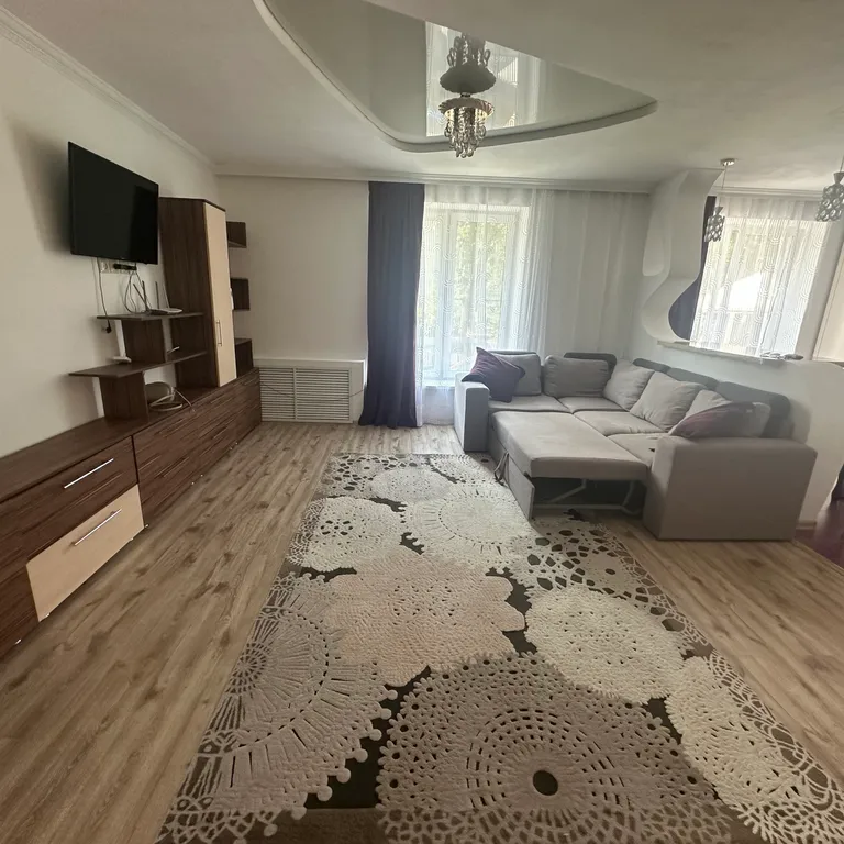 Отдыхай комфортно в гармонии с природой .

Квартира 100 кв. М.