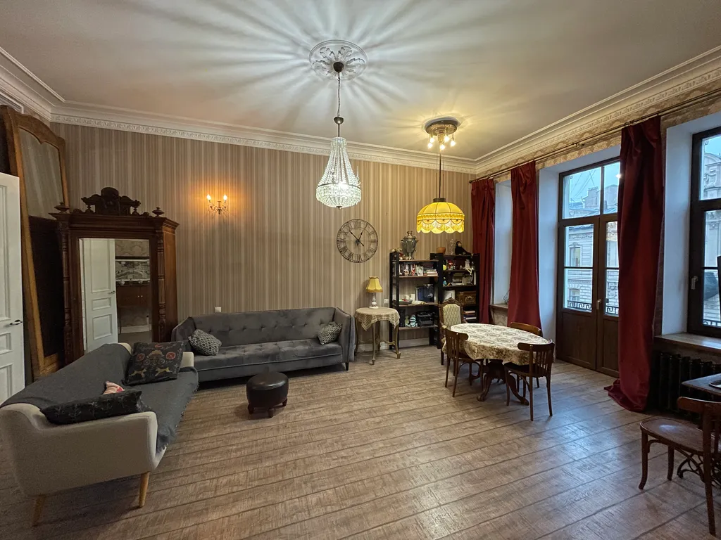 Атмосферная квартира на Неве — аренда посуточно в Санкт-Петербург