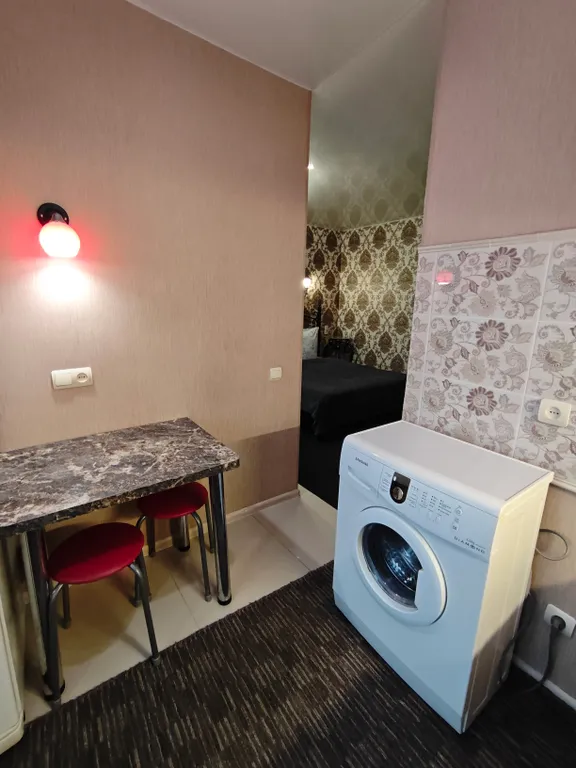 Квартира в центре с кованной кроватью