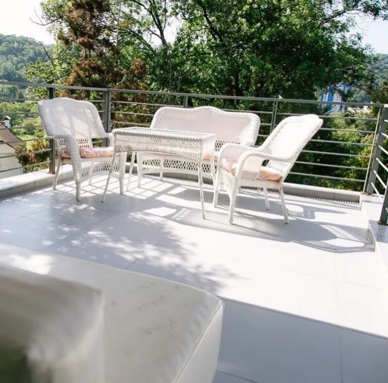 Двухуровневые апартаменты с террасой