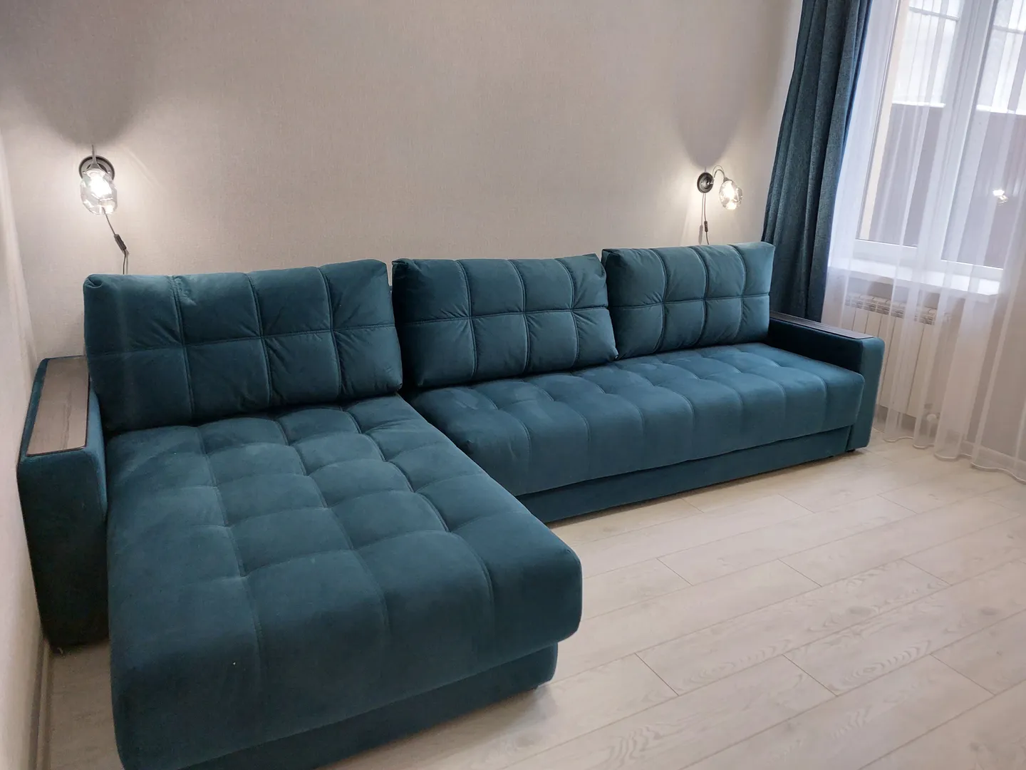 Спальня #2: большой двуспальный раскладной диван
