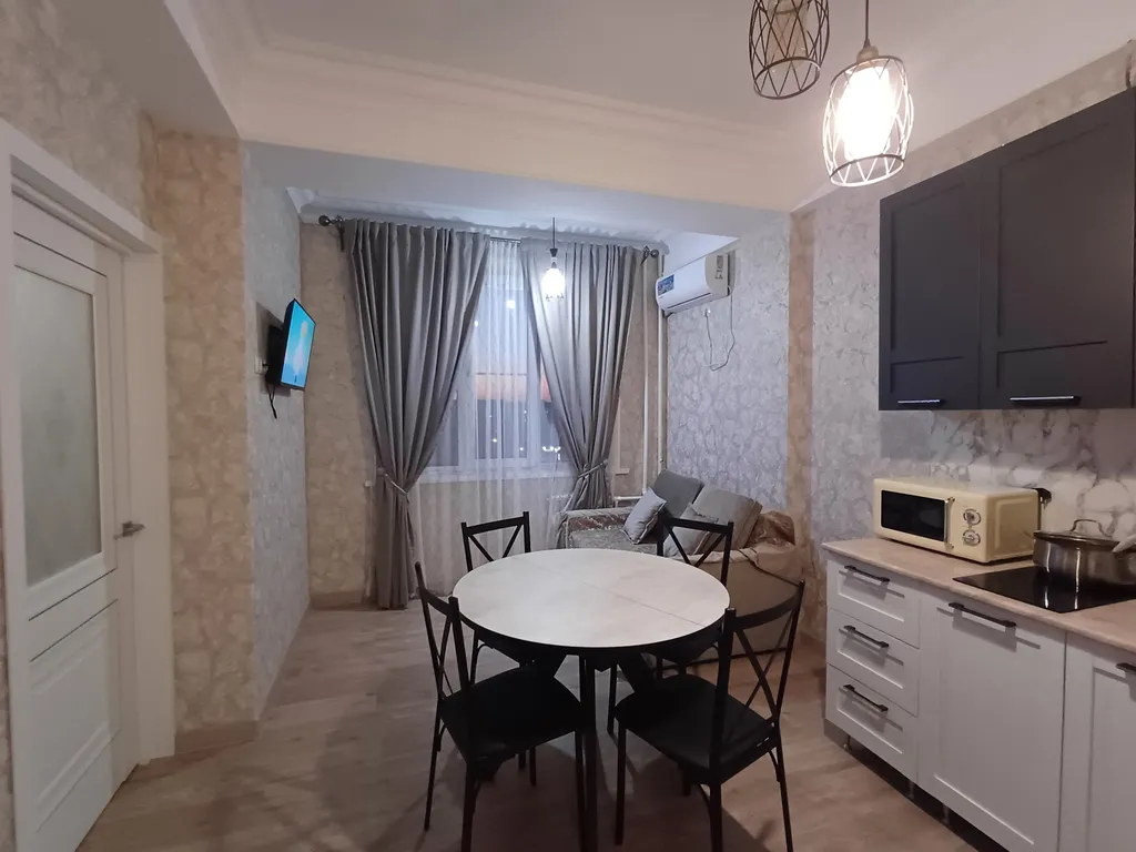 Уютная квартира в спальном районе недалеко от моря